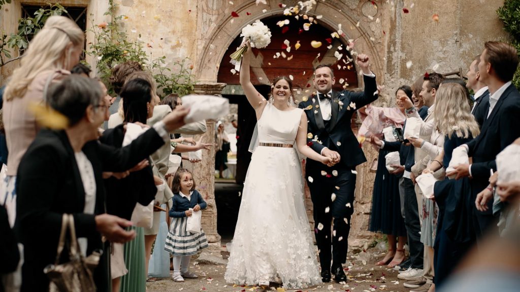 hochzeit brixen südtirol blumenregen